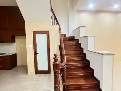 Bán nhà Gia Quất Ngọc Lâm- Sát Phố- Full NT- 50m 5 tầng - oto tránh - nhỉnh 12 tỷ