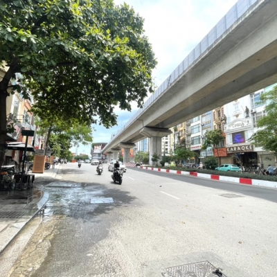 Bán nhà mặt phố Cát Linh Hào Nam, vỉa hè KD, 75m, mặt tiền siêu đẹp chỉ 29 tỷ