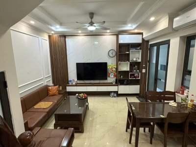 Bán nhà đẹp Nguyễn Sơn- Phân Lô- 30m 5 tầng full NT- 7,9 tỷ(TL)
