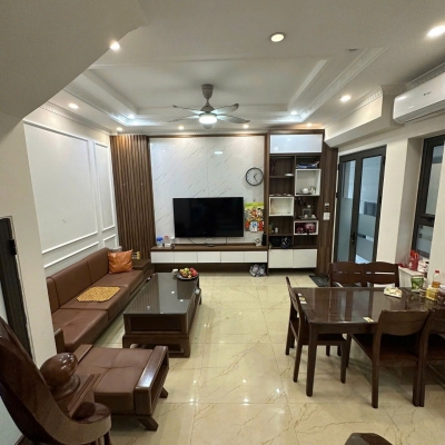 Bán nhà đẹp Nguyễn Sơn- Phân Lô- 30m 5 tầng full NT- 7,9 tỷ(TL)