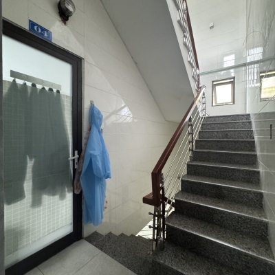 # Chỉ 2.2 tỷ Toà Căn Hộ kiệt Ô tô đỗ cửa Hoàng Diệu 65m2, 2 tầng, 6 phòng, thu đều 17tr/th