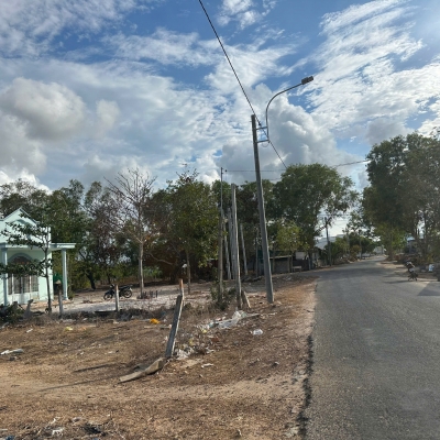 Bán 20m x 49m đất thổ cư Nguyễn Thông, Tân Bình, LaGi giá ngộp 180tr/m ngang