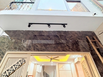 Bán Nhà! Văn Chương. Đống Đa. 27-30m x 4 tầng. Mặt Tiền 5m. Giá bán 7.5 tỷ.