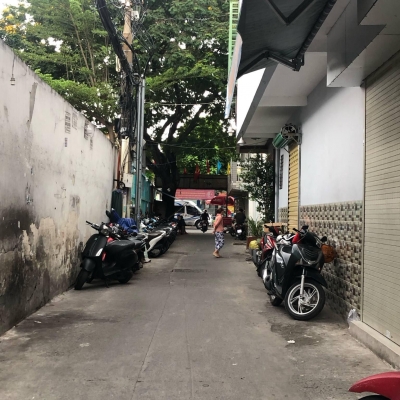 TRUNG TÂM [#BÌNH_THẠNH]- P21- HẺM XE HƠI ĐẬU CỬA - 4PN- CÓ SÂN ĐỂ XE PHÍA TRƯỚC- CHÍNH CHỦ LÂU NĂM.