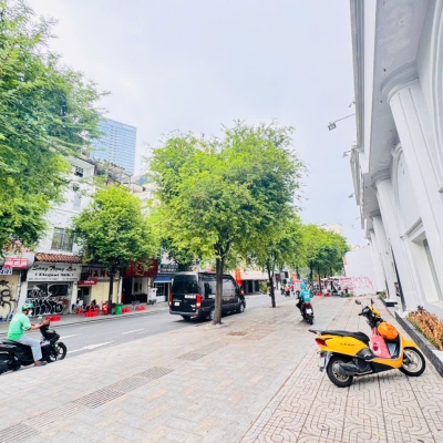 QUẬN 1: CHÍNH CHỦ 0938676685 BÁN NHÀ 6 TẦNG MẶT TIỀN LÊ THÁNH TÔN, P.BẾN THÀNH- NHÀ 2 MT TRƯỚC & SAU- NGAY CHỢ BẾN THÀNH- DT 4M*17M VUÔNG VỨC- GIÁ TRỊ THƯƠNG HIỆU KHAN HIẾM NHÀ BÁN