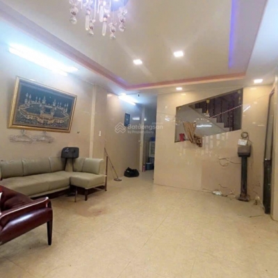 Khám phá mặt tiền 3 tầng xây tâm huyết trên trục Dương Bá Trạc Q8, cách Quận 5 khoảng 300 mét