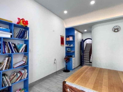 ♪Nhà sát MT Thi Sách, Ô tô Đậu 20m , 60m2, 3 tầng mới xây 2 năm, cực chắc, an toàn, 4.5 tỷ