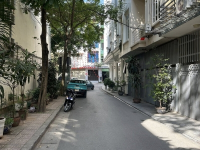 Siêu hiếm “ô tô vào nhà”, bán nhà Ngọc Hà, 2 mặt thoáng, chỉ 18.5 tỷ