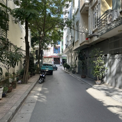 Siêu hiếm “ô tô vào nhà”, bán nhà Ngọc Hà, 2 mặt thoáng, chỉ 18.5 tỷ