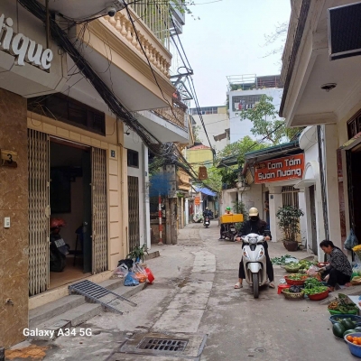 Cho thuê nhà riêng Phố Nhân Hoà, KD online kết hợp ở gia đình, 3 tầng x 40m2, 3 ngủ, 12 triệu