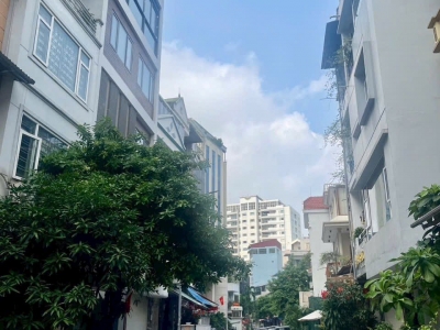 Siêu hiếm, bán nhà Lạc Long Quân, ô tô vào nhà, 64m chỉ 19 tỷ