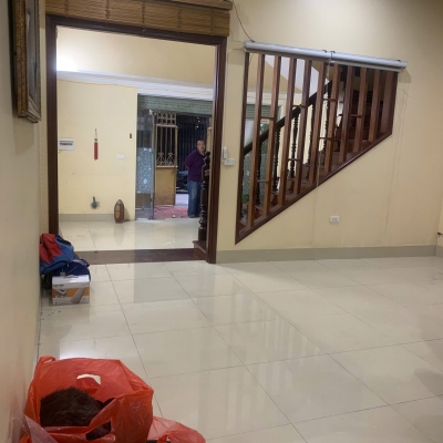 Cho thuê nhà Mặt Phố Hoàng Mai vừa KD kết hợp ở lại 5 tầng x 80m2