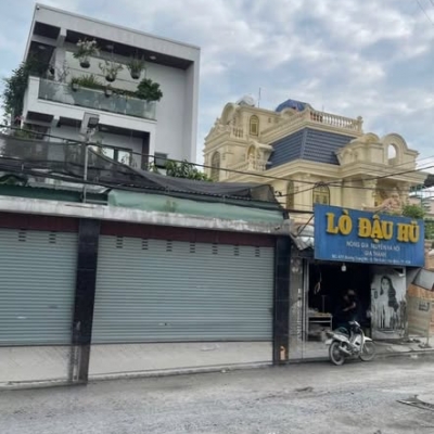 Bán nhằ mặt tiền 3 tầng 10x20m giá 14,8 tỷ Đường Tân Xuân