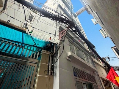 lạc long quân 27m x6 tầng 7,9 tỷ dân xây,2 thoáng,gần phố,5p ra hồ tây