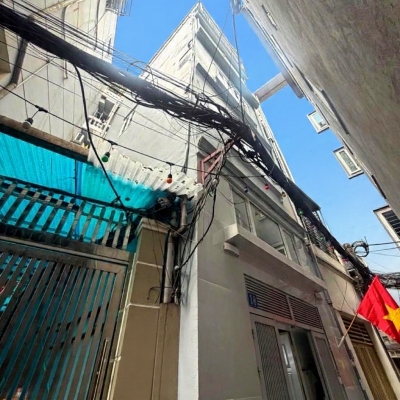 lạc long quân 27m x6 tầng 7,9 tỷ dân xây,2 thoáng,gần phố,5p ra hồ tây