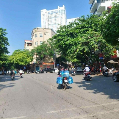 bán nhà mặt phố Ngọc Lâm, 60m, gần ngã tư Ngọc Lâm-Hồng Tiến, cách cầu Chương Dương 5 phút lái xe