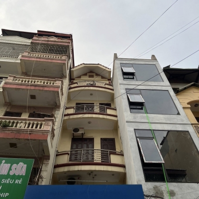 Cho thuê nhà Phố Nguyễn Ngọc Nại, 4.5 tầng x 75m2, MT4m Phóng Khám, Spa, ảnh viện..