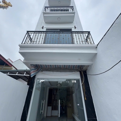 siêu phẩm kỳ thủy phú lương hà đông _ chưa đến 6 tỷ có ngay 50m đất thổ cư_ nhà đẹp ở ngay _ đường thông _ ô tô đánh võng vào nhà
pháp lý : sổ đẹp cất két