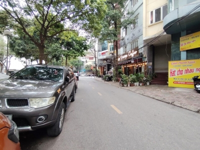 Hiếm, bán nhà Hoàng Hoa Thám – Ngọc Hà, ô tô vào nhà, 70m, chỉ 26.5 tỷ