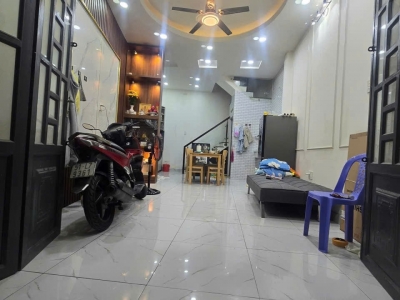 ???? NHÀ 3 TẦNG NỞ HẬU - DƯƠNG BÁ TRẠC, P.1, Q.8 - SÁT QUẬN 1 - CHỈ 4.95 TỶ ????