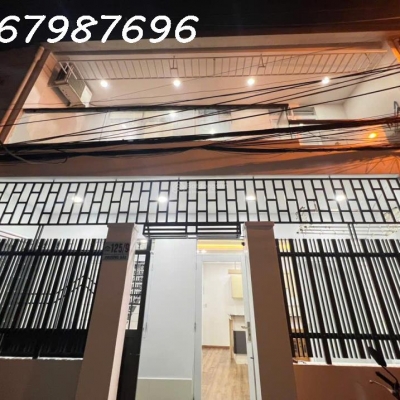 Nhà 1 trệt 1 lầu hẻm 3m cách chợ Phương Sài 50m .