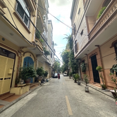 Bán nhà Trung tâm Phường Việt Hưng. 52m x 4T oto tránh, khu phân lô quân đội, dân trí, nhỉnh 12 tỷ TL. LH 0936123469