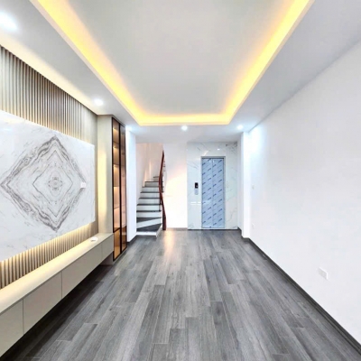 BÁN NHÀ LẠC LONG QUÂN  -  6 TẦNG THANG MÁY  -  BÃI XE OTO SÁT NHÀ  -  20M RA PHỐ  -  GẦN HỒ TÂY  -  FULL TIỆN ÍCH