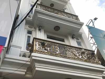 Bán nhà đẹp 4 tầng mặt tiền Lê Hồng Phong, Phước Long, Nha Trang giá chỉ 9,1 tỉ