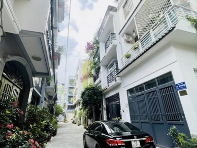 HẺM XE HƠI – GIÁP LUỸ BÁN BÍCH – NHÀ ĐẸP 2 TẦNG – NGANG KHỦNG 6M – 70M CHỈ 7.X