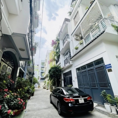 HẺM XE HƠI – GIÁP LUỸ BÁN BÍCH – NHÀ ĐẸP 2 TẦNG – NGANG KHỦNG 6M – 70M CHỈ 7.X