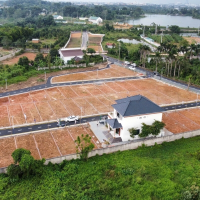 Chính chủ cần bán nhanh lô góc hoa hậu tại Hòa Lạc, dt 100m2, full thổ cư, gần QL21, khu CNC, ĐHQG