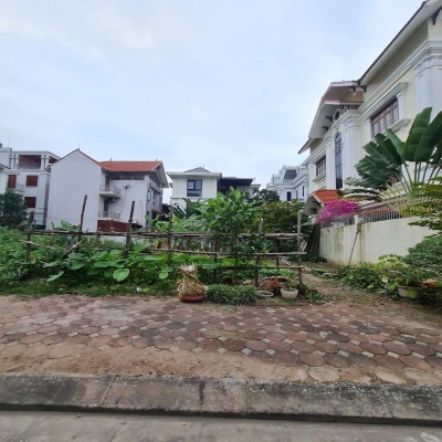 101m2 đất đấu gia 31ha Trâu Quỳ. Đường 15m kinh doanh sầm uất. Chỉ 15 tỷ x. Lh 0989894845