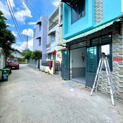 ????Bán Đất Thạnh Lộc 54 Gần Cầu Phú Long P. Thạnh Lộc Q.12- 85m2 (5x17)- HXH- Chỉ 3,7 tỷ TL
 
✅Diện tích đẹp ngang 5 dài 17 hệ số XD 3,5
✅Vị trí Gần Cầu Phú Long, Gần Chợ Đường, Hà Huy Giáp
✅Hướng Đông Bắc
✅SHR vuông vức CC ngay