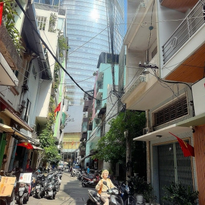 CHÍNH CHỦ CẦN BÁN NHÀ 3 MẶT TIỀN XE HƠI THÔNG ĐƯỜNG HÀM NGHI & HẢI TRIỀU & NGUYỄN HUỆ - VIEW TÒA NHÀ BITEXCO HƯỞNG TRỌN TIỆN ÍCH SIÊU KHỦNG 7.000$/THÁNG