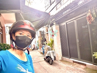 BÁN NHÀ 3 TẦNG- NGANG 4.9M- DT 72M2- Đ.BẾN VÂN ĐỒN- GIẢM CHÀO HƠN 1 TỎI-  LƯU THÔNG Q8-Q1- GẦN TRƯỜNG ĐH NGUYỄN TẤT THÀNH.