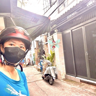 BÁN NHÀ 3 TẦNG- NGANG 4.9M- DT 72M2- Đ.BẾN VÂN ĐỒN- GIẢM CHÀO HƠN 1 TỎI-  LƯU THÔNG Q8-Q1- GẦN TRƯỜNG ĐH NGUYỄN TẤT THÀNH.