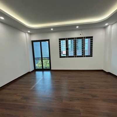 Bán nhà Ngô Gia Tự Trung tâm Long Biên - 6 tầng - gara - thang máy - Lô góc - 8,9 tỷ ( Thương lượng)