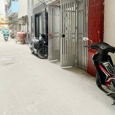 Bán nhà phố Trịnh Đình Cửu - Hoàng Mai –PHÂN LÔ ĐẸP – Ô TÔ ĐỖ CỬA – NGÕ THÔNG - CHỈ 10,89T