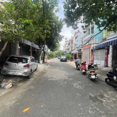 NHÀ 4 TẦNG THẠNH XUÂN 13 NGAY CẠNH Picity High Park QUẬN 12 CHỈ HƠN 5 TỶ- DT 86m2 (4,15x21) 
HXH 7M

Diện tích ngang 4,15m đai 21m CN đủ 86m2
Kết cấu nhà 1 trệt 3 lầu sân thượng
Công năng đầy đủ
Tiện ích đầy đủ không thiếu thứ gì
Hướng chính Đông (Đông Tứ