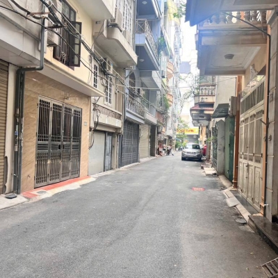 Bán đất tặng nhà Đào Tấn, diện tích rộng, mặt tiền 6m, chỉ 20 tỷ