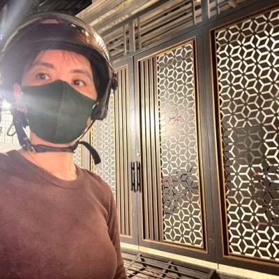 BÁN CHDV NGAY CHỢ 200- KHU VỰC DÂN CƯ ĐÔNG- GẦN TRƯỜNG HỌC, ỦY BAN, NHÀ THỜ- THÔNG RA TÔN THẤT THUYẾT OR TÔN ĐẢN.