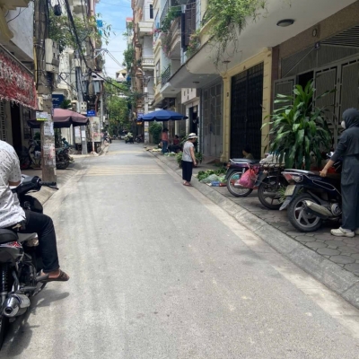 Cho thuê nhà ngõ ô tô tránh Phố Kim Đồng, 35m2 x 2.5 tầng, 2 ngủ, 2 vệ sinh, 6.5 Triệu
