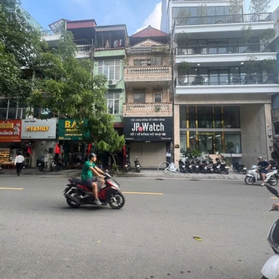 BÁN ĐẤT ĐẸP NGỰ TẠI NGAY  PHỐ LẠC TRUNG – HAI BÀ TRƯNG, HÀ NỘI
 Diện tích: 46/60m2. NHÀ 4 TẦNG MẶT TIỀN RỘNG ĐÃ HẠ CHÀO