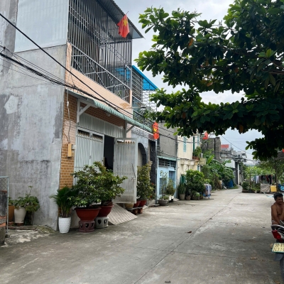 ????BÁN ĐẤT NGANG 4,5M HẺM XE TẢI ĐƯỜNG TÔ NGỌC VÂN QUẬN 12 GIÁ RẺ CHỈ 1,75 TỶ- DT 131m2 (4,5x31)

????Diện tích ngang 4,5m dài 31m
????Hiện trạng đất trống xung quanh đã xây kín nhà cao tầng
????Pháp lý chuẩn SHR công chứng ngay
????Vị trí 1/ Ngắn đường 