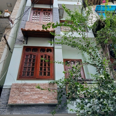 BÁN NHÀ 4 TẦNG HXH 6M GẦN SÂN BAY CHỈ 9.5 TỶ