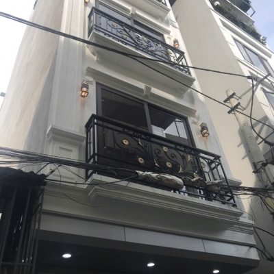 LÔ GÓC Ô TÔ VÀO NHÀ 6 TẦNG 45m2 THANG MÁY HƠN 6 TỶ