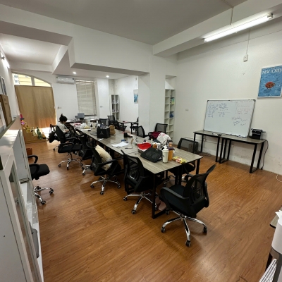 Cho thuê nhà mặt phố Hoàng Sâm, Cầu Giấy. DT 47m2 , MT 5m, 9 triệu/tháng. LH: 0916109086