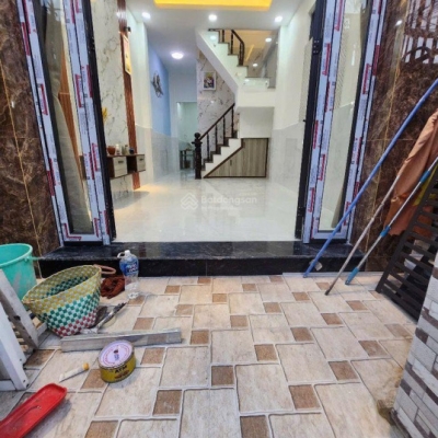 Bán nhà hẻm xe hơi gần Tùng Thiện Vương Quận 8, 3 tầng BTCT, 4 PN, SHR, hoàn công đủ, nhỉnh 4 tỷ. Lh: 0939345129