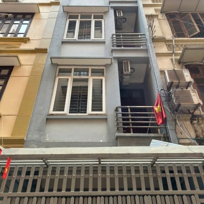 Cho thuê nhà ngõ oto Quan Hoa- làm VP cty, KD on, kết hợp ở 45m2*4 tầng-Giá 18 triệu