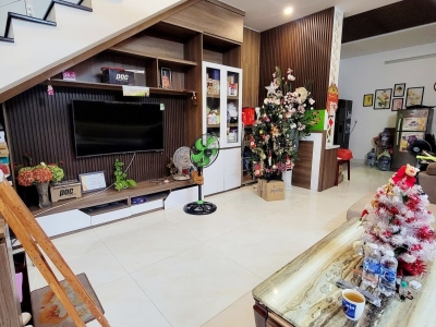 ♥ Nhà Kiệt 3.5m thẳng 50m MT Lý Tự Trọng, 65m2, 3 tầng còn mới, hiện đại, 5.x tỷ
